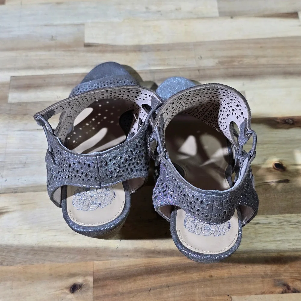 Vince Camuto Sandal Perforated Laser‎ Cut Metallic Pewter Block Heel 7M Shimmer